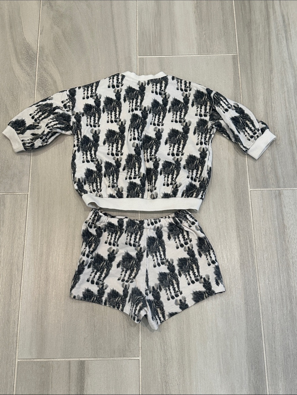 H&M x Rop Van Mierlo Baby 9M Zebra Tie-Dye Two-Piece Sweatshirt & Shorts Set - Picture 7 of 8